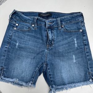 Liverpool Jean shorts. Size 4. Great condition.